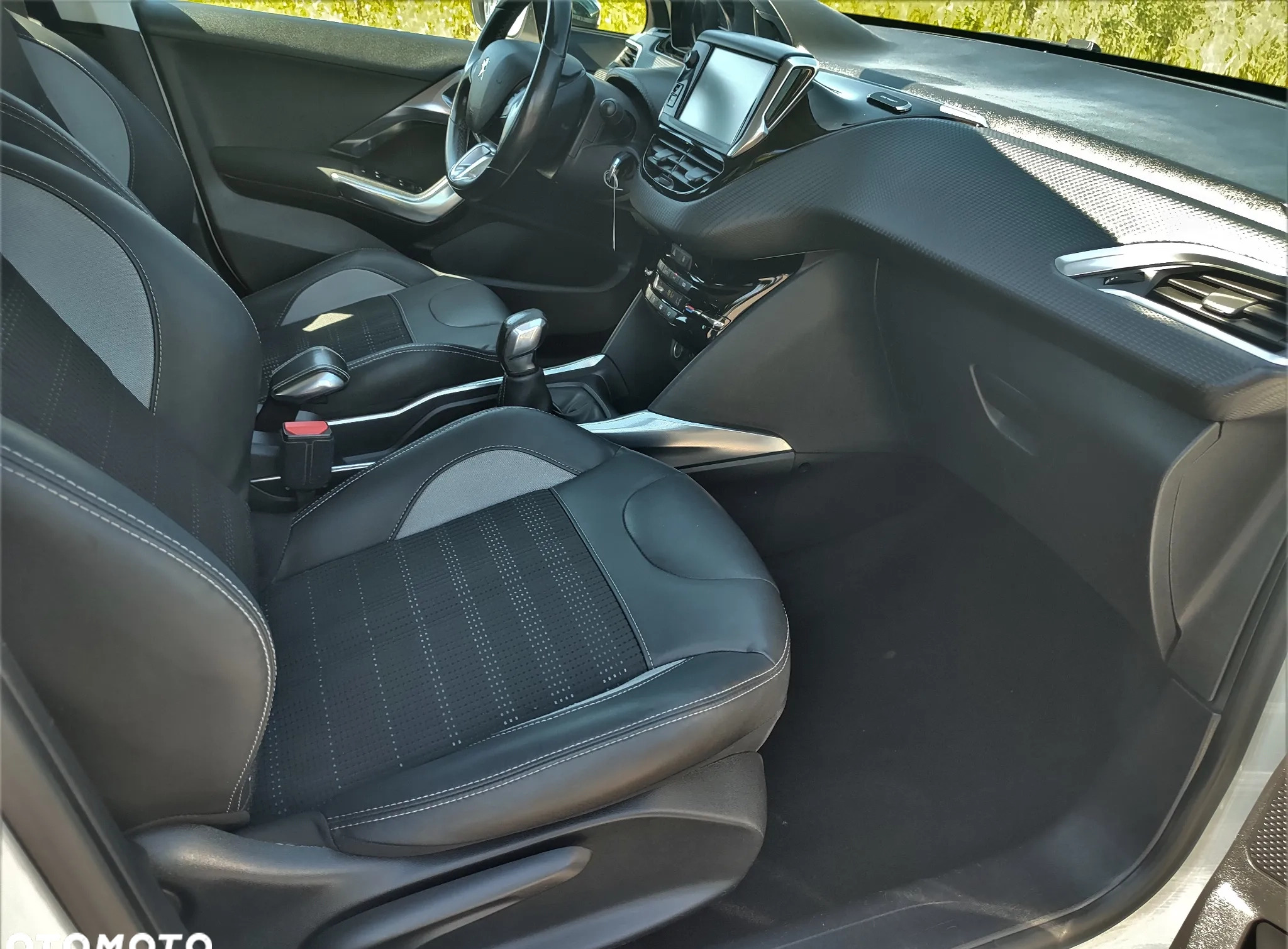 Peugeot 2008 cena 36900 przebieg: 141000, rok produkcji 2014 z Przedecz małe 562